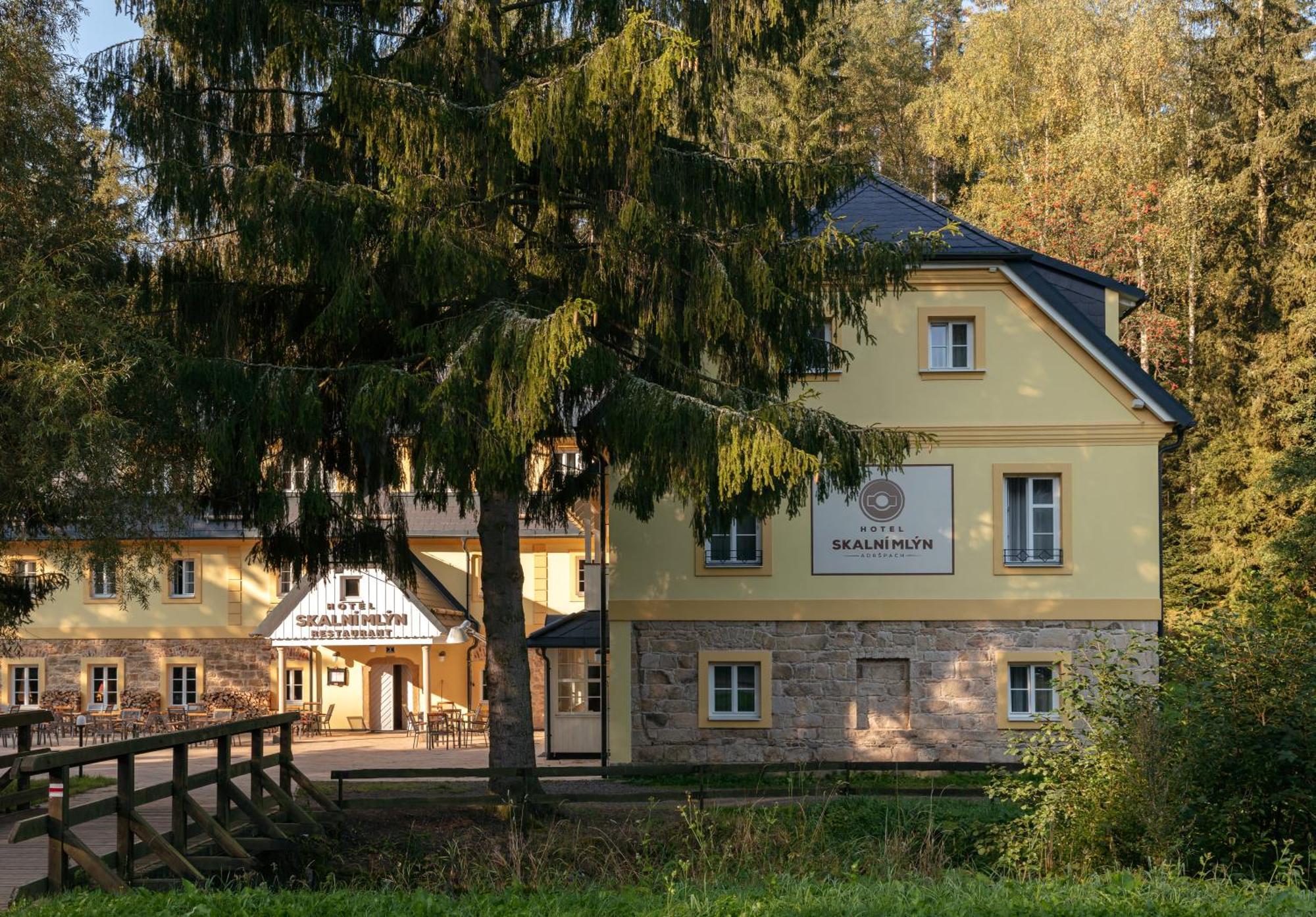 Chatky Skalni Mlyn Adršpach Extérieur photo